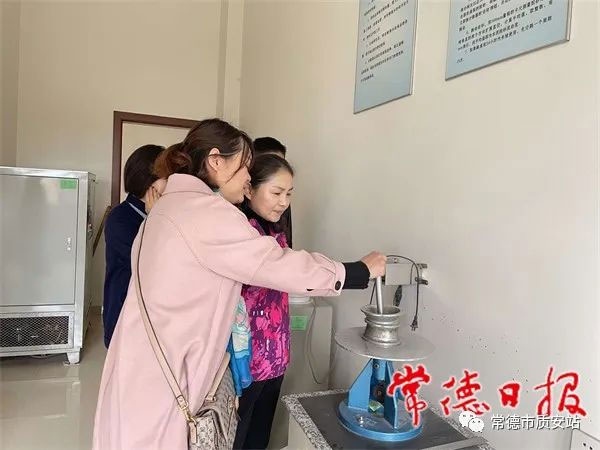 常德市采取“雙隨機(jī)、一公開(kāi)”，抽檢22家預(yù)拌砼、預(yù)拌砂漿生產(chǎn)企業(yè)